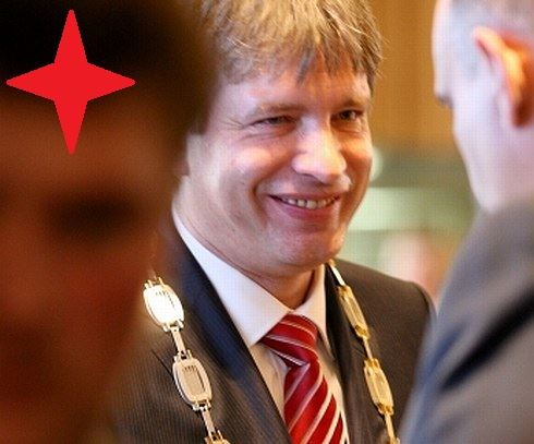 Chcete veřejné peníze? Začněte lízat feudálův zadek!