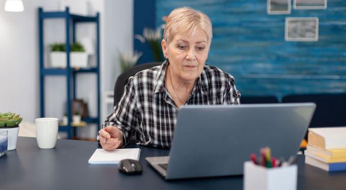 Dostali jste datovou schránku ze zákona? Musíte podat přiznání elektronicky