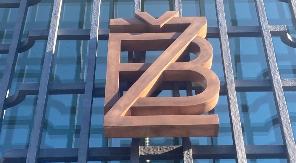 Symbol Živnobanky ukradli nacisté. Teď se vrací na své místo