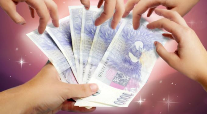 Banky rozdají tisíce, startují nové akce pro klienty