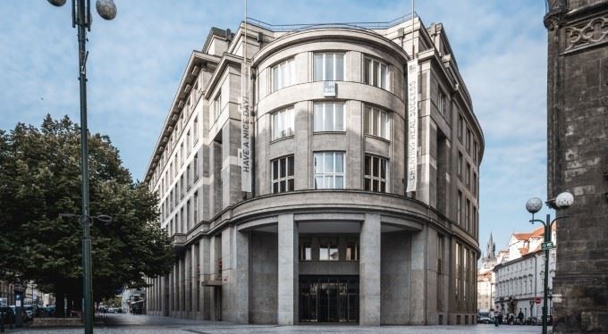 Trinity Bank se přestěhovala do nové centrály, chystá karty