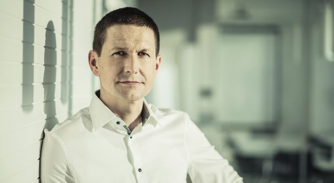 V bance musí radit lidé, všechno ostatní digitalizujeme