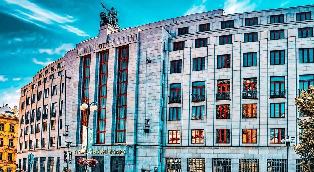 Sazby zůstávají. ČNB vyčkává, klíčový bude Blízký východ