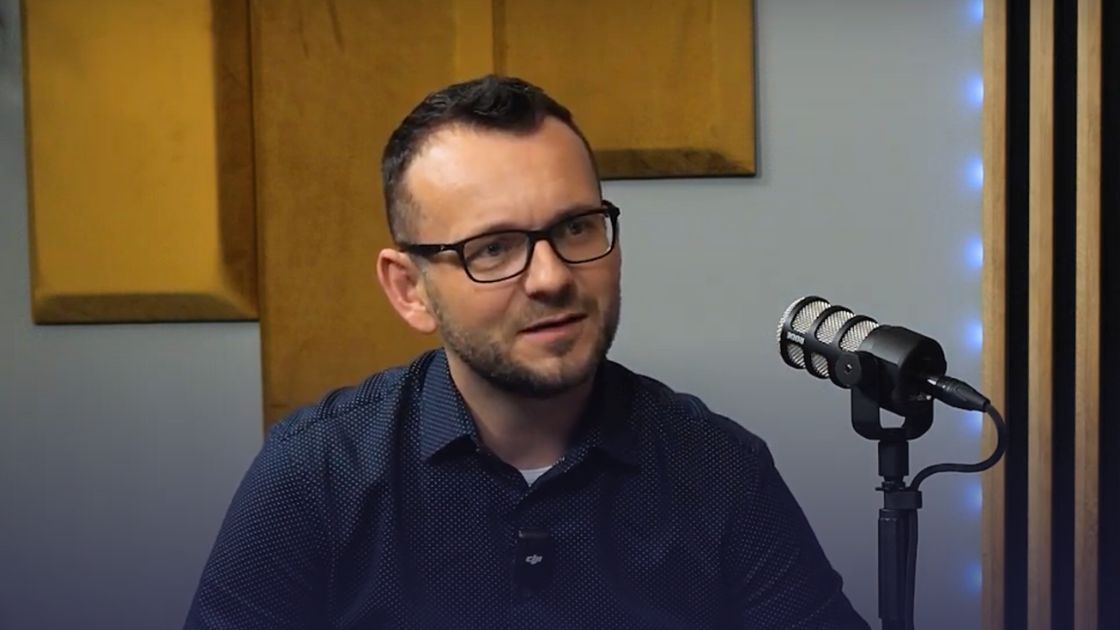 Tisícovka měsíčně na důstojný důchod stačit nebude. Co s tím a kolik si spořit?