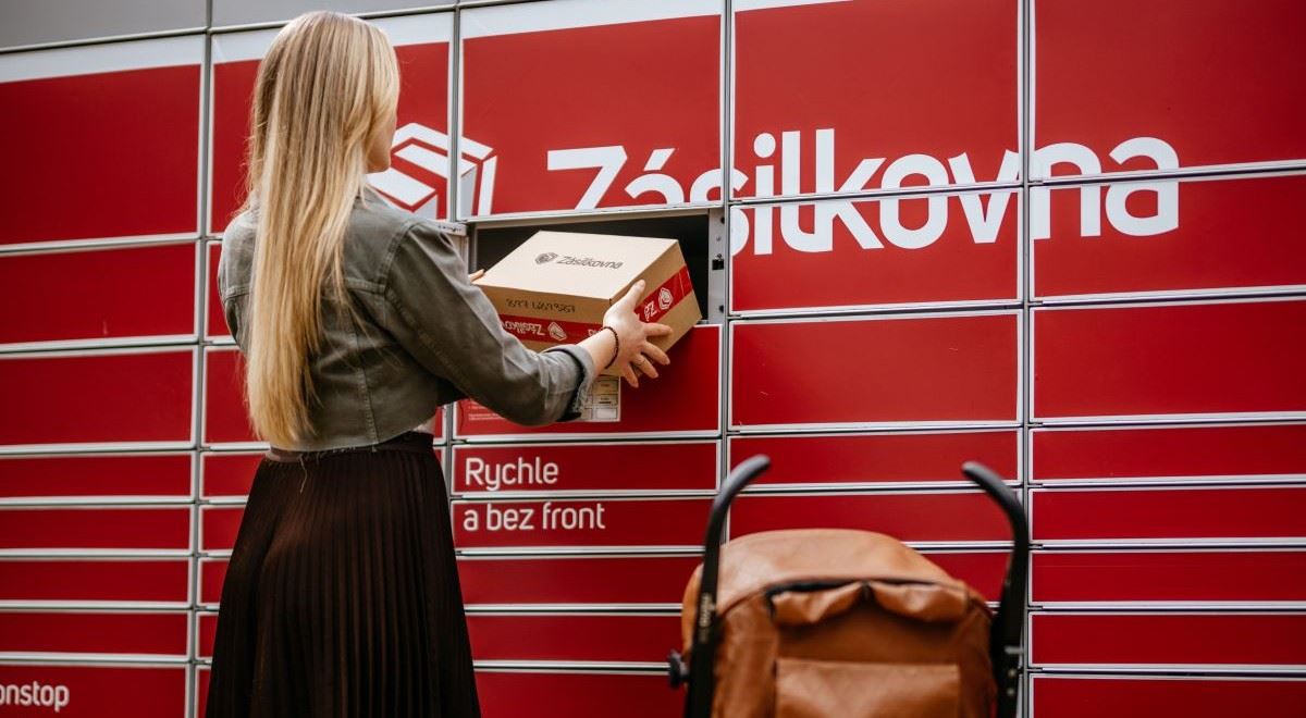 Balík z Vinted nově odešlete přes výdejní box. Platforma se dohodla se Zásilkovnou