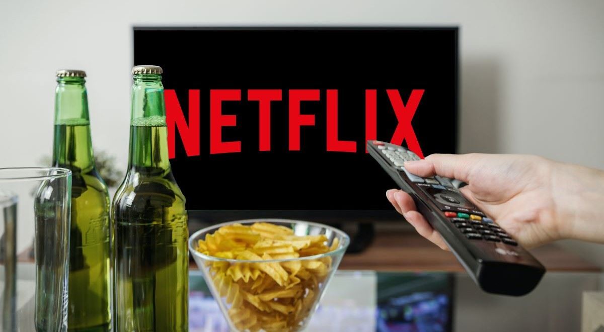 Netflix a pivo. Streamovací platforma si plácla s pivovarnickým obrem