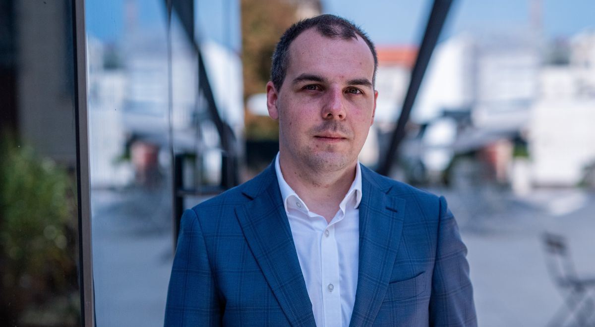 Korporátních dluhopisů v Česku přibývá. Expert radí, kdy kupovat, a kdy utíkat co nejdál