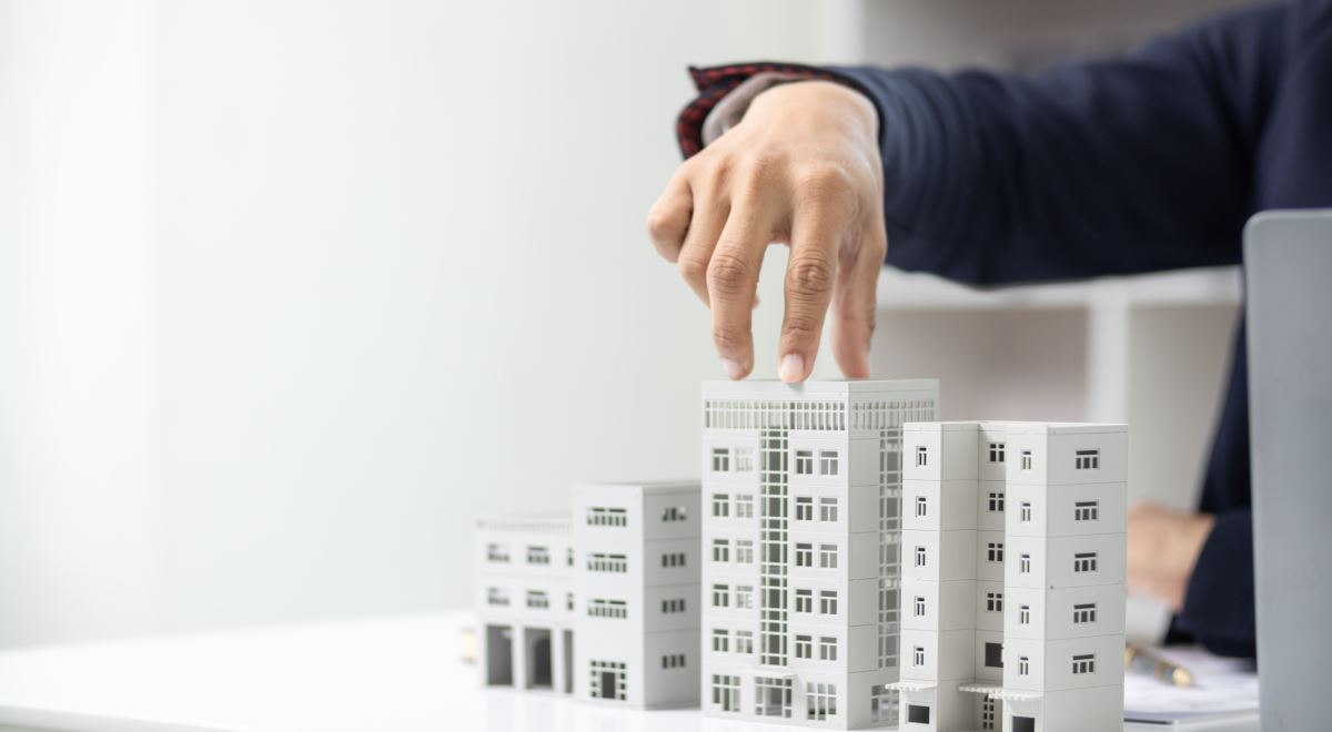 Mezi bezpečností a výnosem. Jak vybrat nemovitostní fond