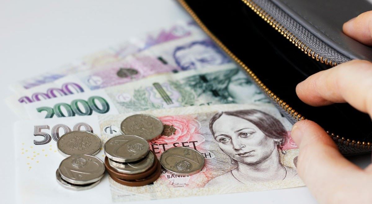 O 3000 korun víc než loni. Průměrná mzda přesahuje 48 tisíc korun