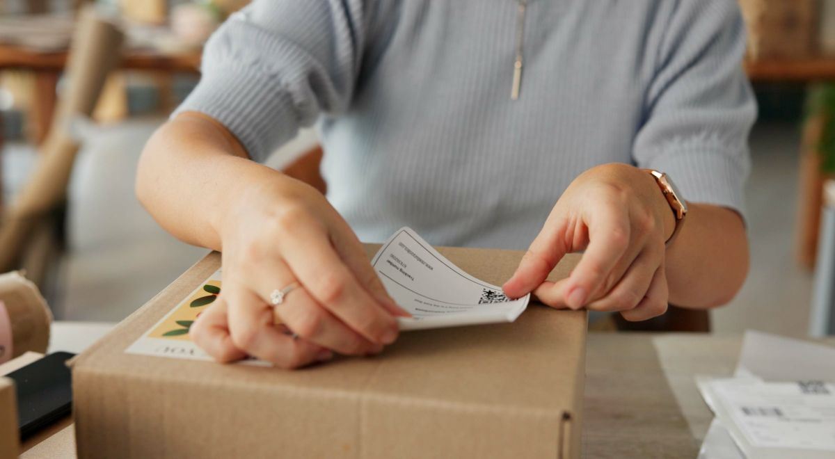 Doručení pod stromečkem: Jak vyvážit rychlost a zodpovědnost?