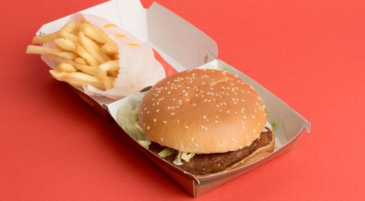 „Nejnepřirozenější věc, jakou jsem viděl.“ Šéf McDonald’s sklidil posměch za propagaci burgeru