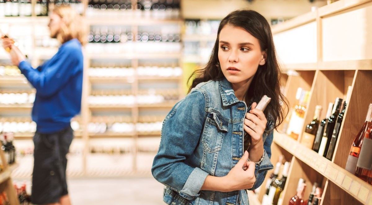 Nejčastěji kradené potraviny v Evropě. Průzkum odhalil, co zloděje zajímá a proč