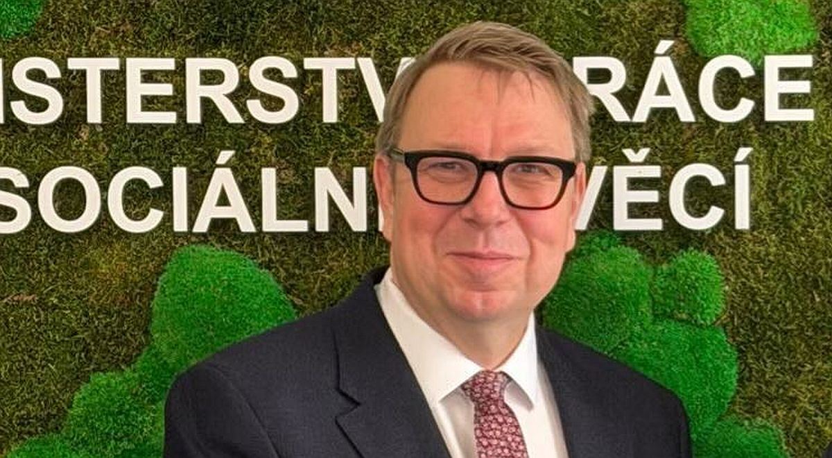 Nabízenou výplatu se dozvíte už před pohovorem. Juchelka představil novinky ve mzdách