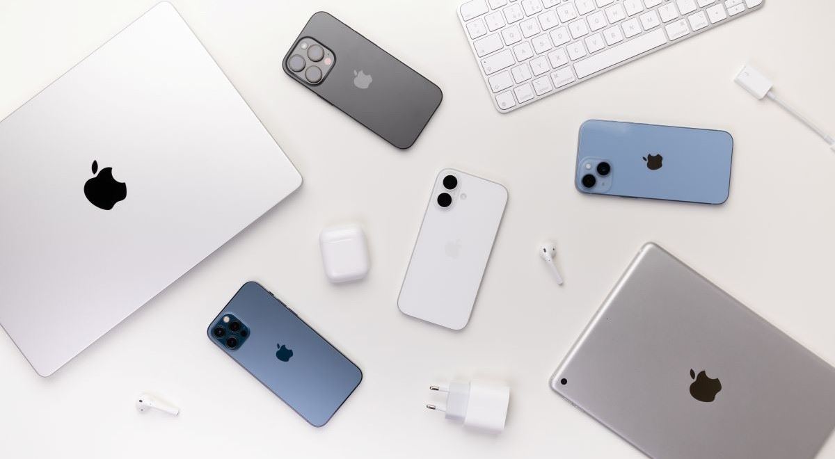 Zabavené iPhony i MacBooky jdou do aukce. Finanční úřad prodá elektroniku za 45 milionů