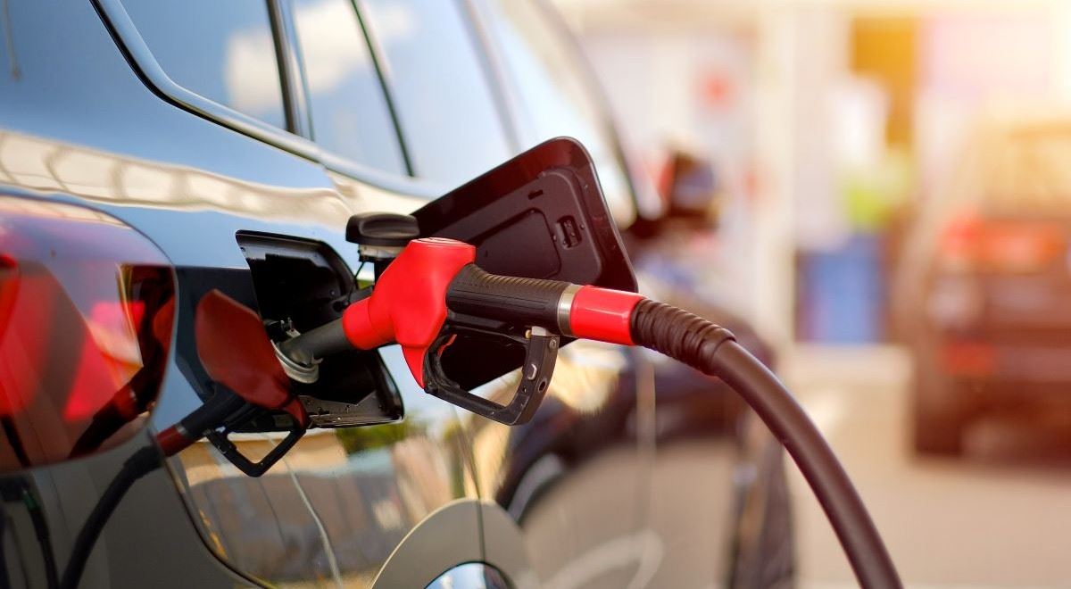 Dražší nafta pro cizince i palivo „na příděl“. Na slovenských pumpách budou platit vládní limity