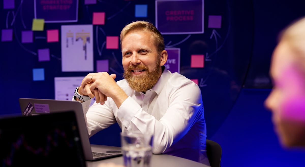 Prop trading láká davy lidí. Chtějí se učit obchodovat bez vlastního kapitálu