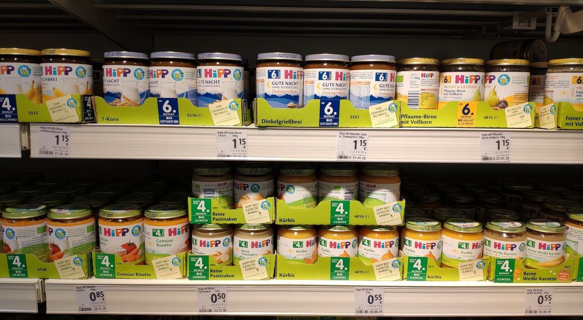 HiPP stahuje dětské výživy. Ve sklenicích našli jed na krysy