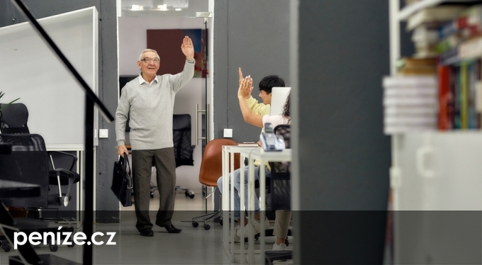 Do důchodu ještě letos, nebo až po Novém roce? Porovnali jsme, co je výhodnější