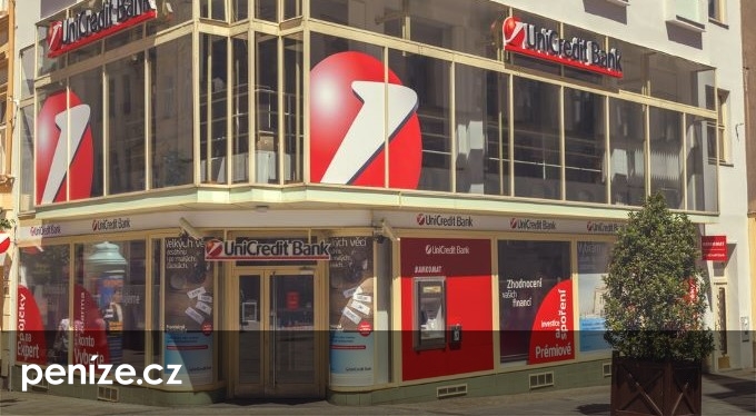 UniCredit Bank ruší bezplatné výběry z cizích bankomatů. Až na výjimky