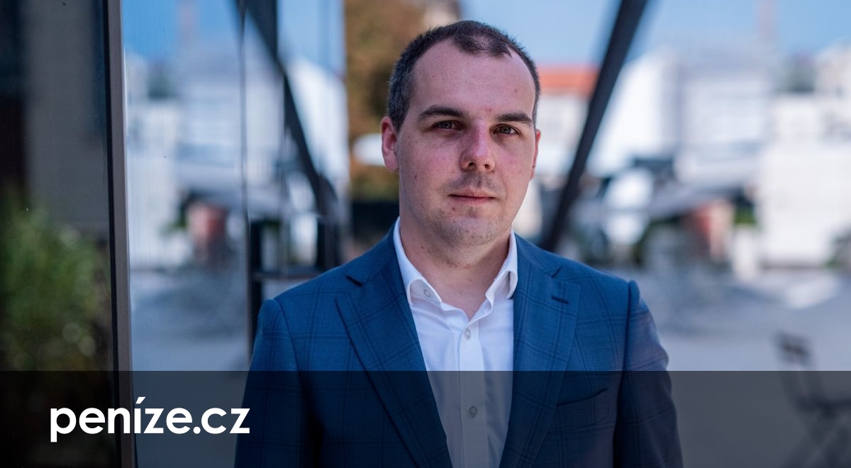 Korporátních dluhopisů v Česku přibývá. Expert radí, kdy kupovat, a kdy utíkat co nejdál