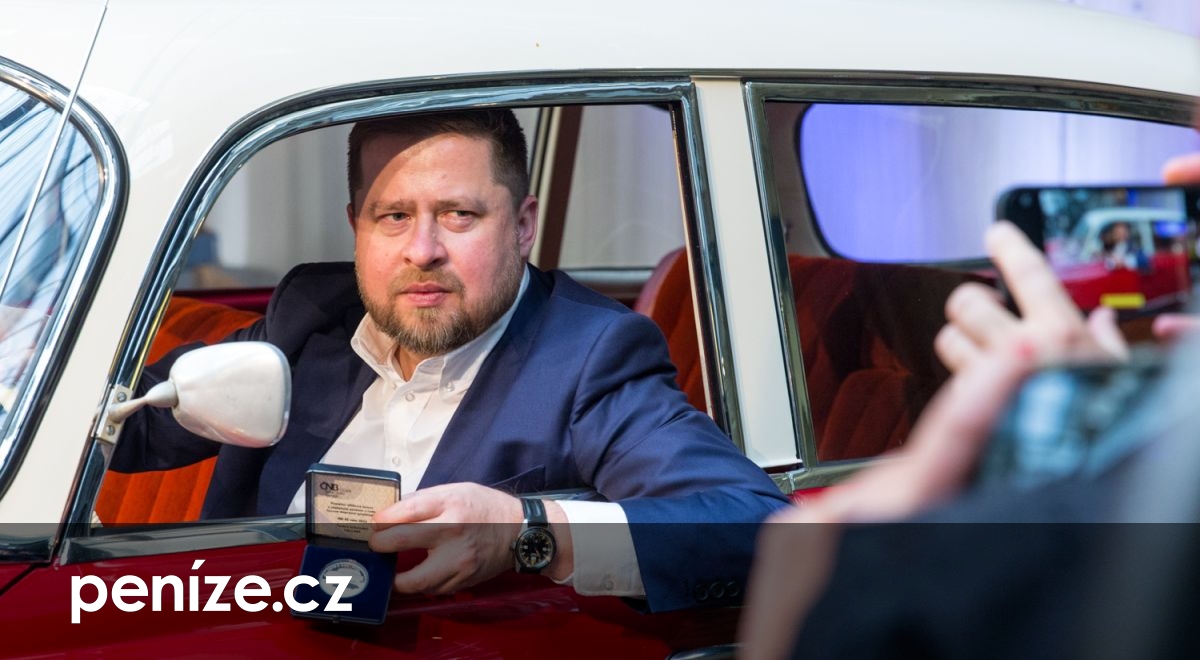 Guvernér zasahuje. Michl nechce být na bankovce