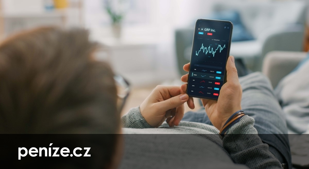 Snadné investice v mobilu nabízí už devět tuzemských bank