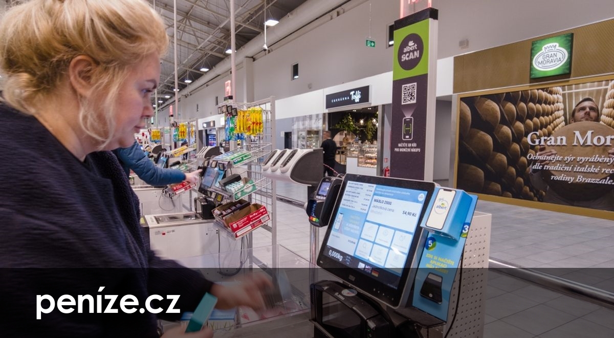 Nenápadné triky mezi regály. Jak se krade v době samoobslužných pokladen