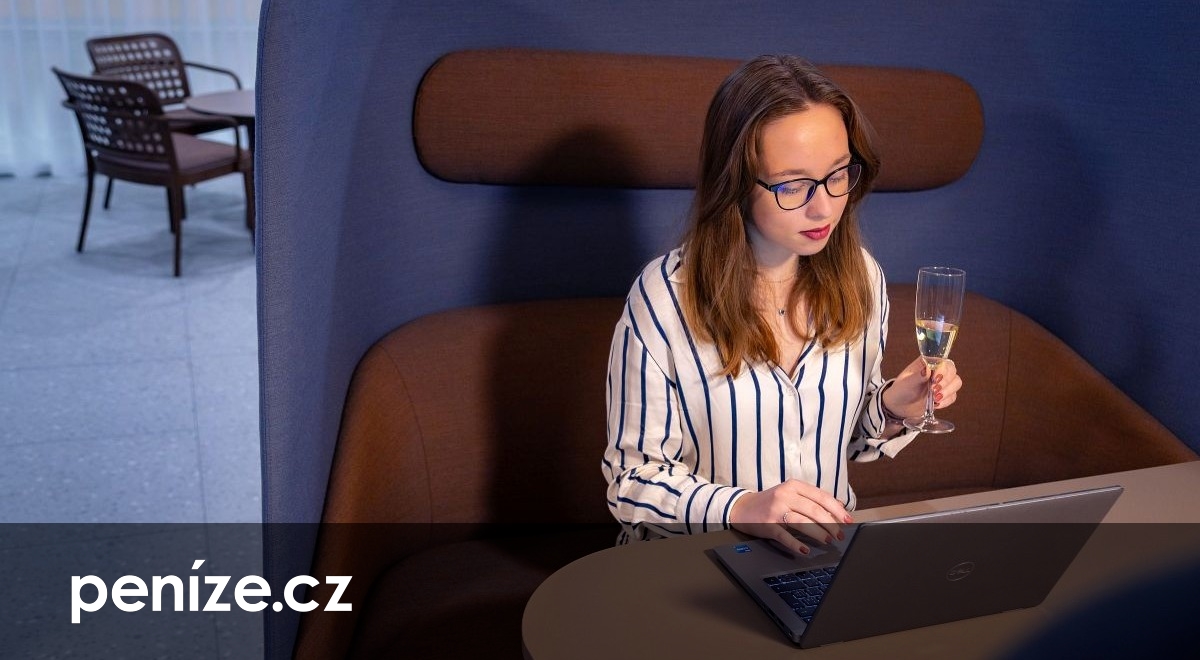 Čekání na vlak s welcome drinkem. České dráhy vylepšily salonek na pražském nádraží