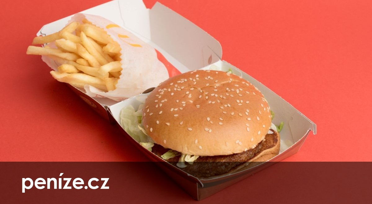 „Nejnepřirozenější věc, jakou jsem viděl.“ Šéf McDonald’s sklízí posměch za propagaci burgeru