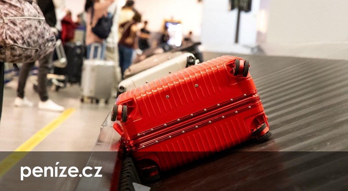 Ztracené kufry skrývají nečekané věci. Statistiky z letišť znovu překvapily