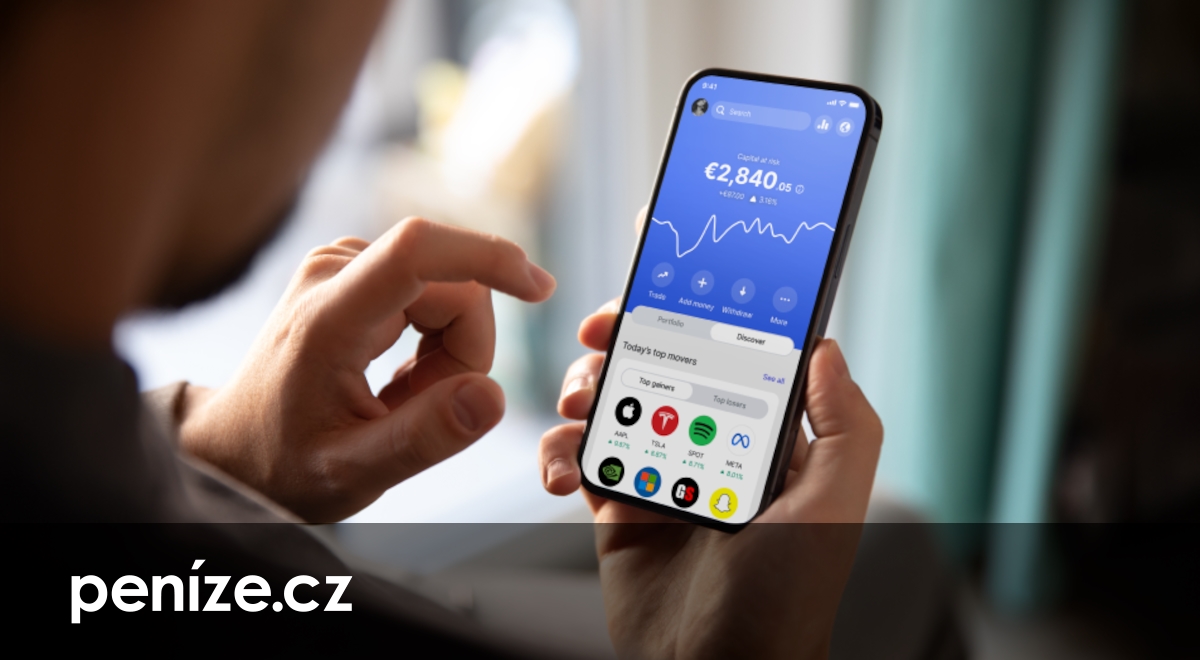 Drobný investor se mění. Přibývá pravidelné investování a disciplína