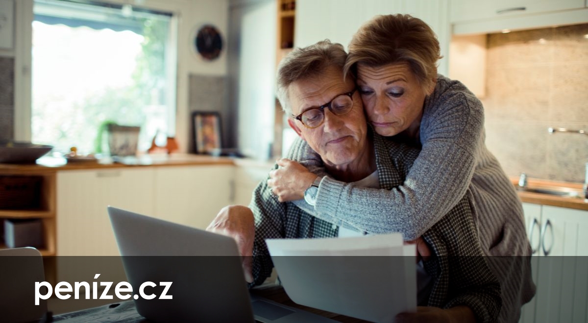 Důstojné stáří vyžaduje plán: Češi se učí nespoléhat jen na stát