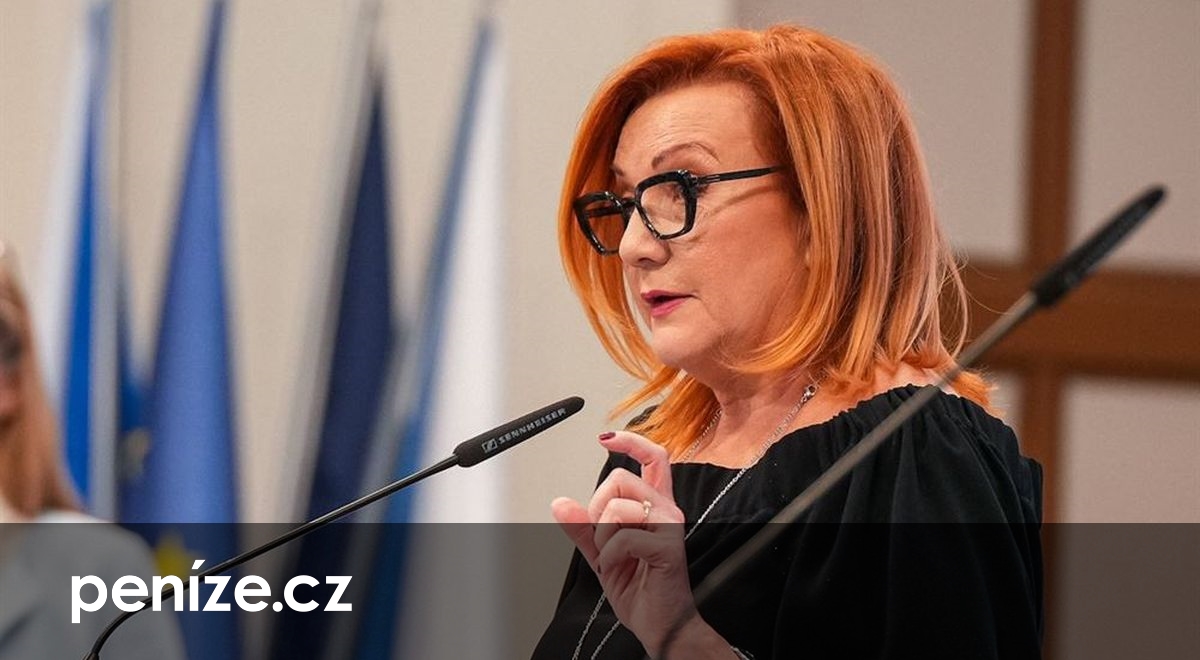 Stropy na ceny benzinu a nafty budou i v květnu, oznámila Schillerová