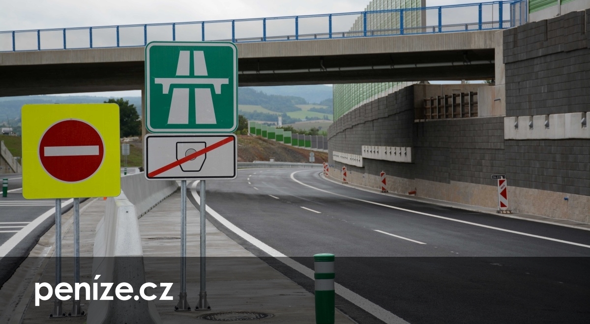 Dálniční známka nezdraží. Zrušíme automatické zvyšování ceny, říká ministr