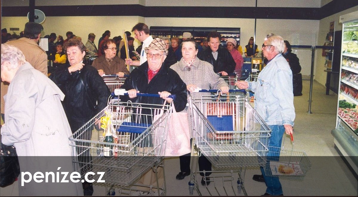 První supermarket v Česku. Takhle jsme nakupovali před 35 lety