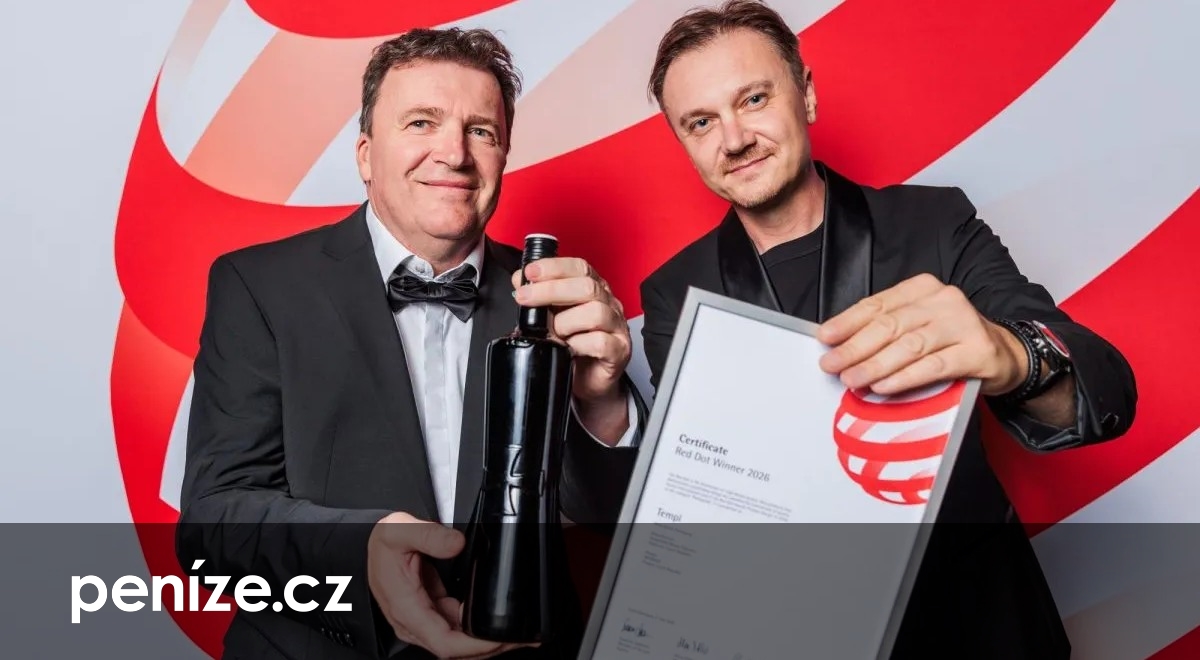 Vytvořil unikátní lahev pro slavné vinařství. Její tvar má templářskou symboliku, říká designér