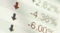 Akcie: Páteční propad smazal předchozí zisky