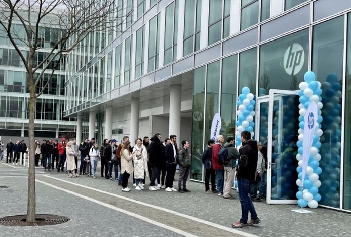 Otevření HP storu na Pankráci, tam na tom vršíčku