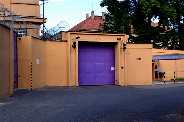 Ruzyně: hlavní brána