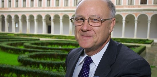 Robert Wescott: Číňané už chřestí našimi dluhopisy!