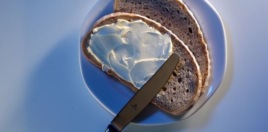 Koho klame pomazánkový tuk…
