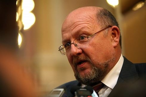 Policejní kontroly poslanců aneb od demokracie k diktatuře