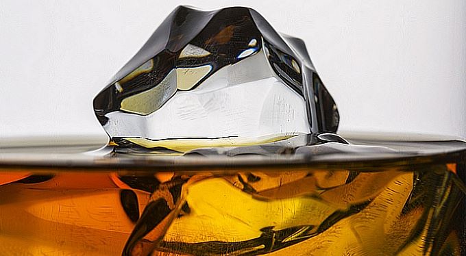 Dvojitá irská whiskey a relax v (daňovém) ráji