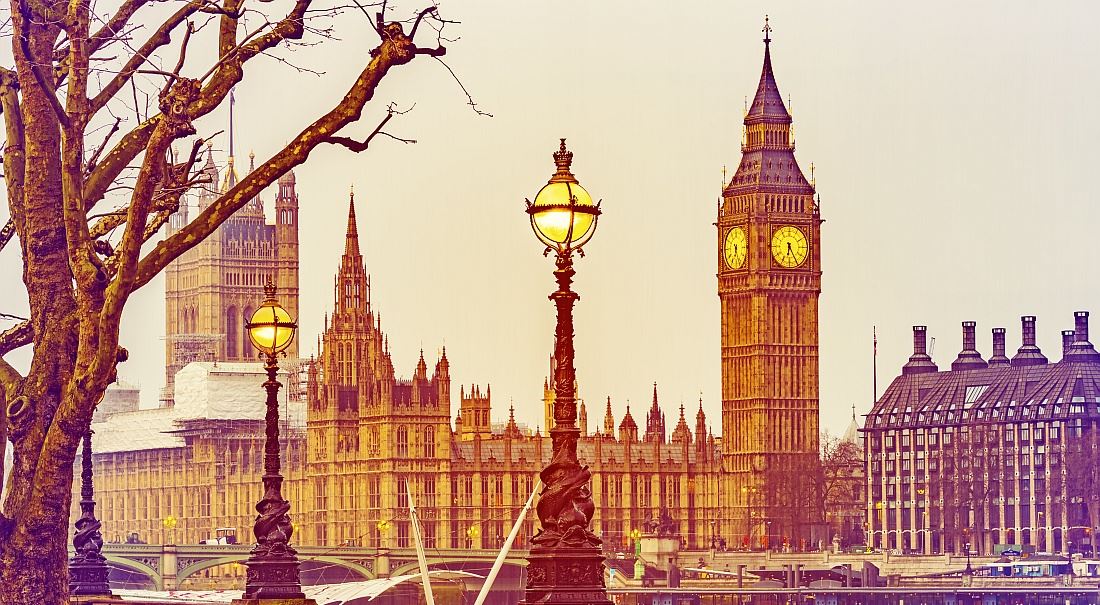 Boj o Westminster na mnoha frontách