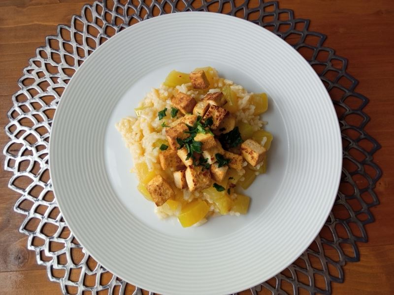 Zeleninová směs s rýží a uzeným tofu