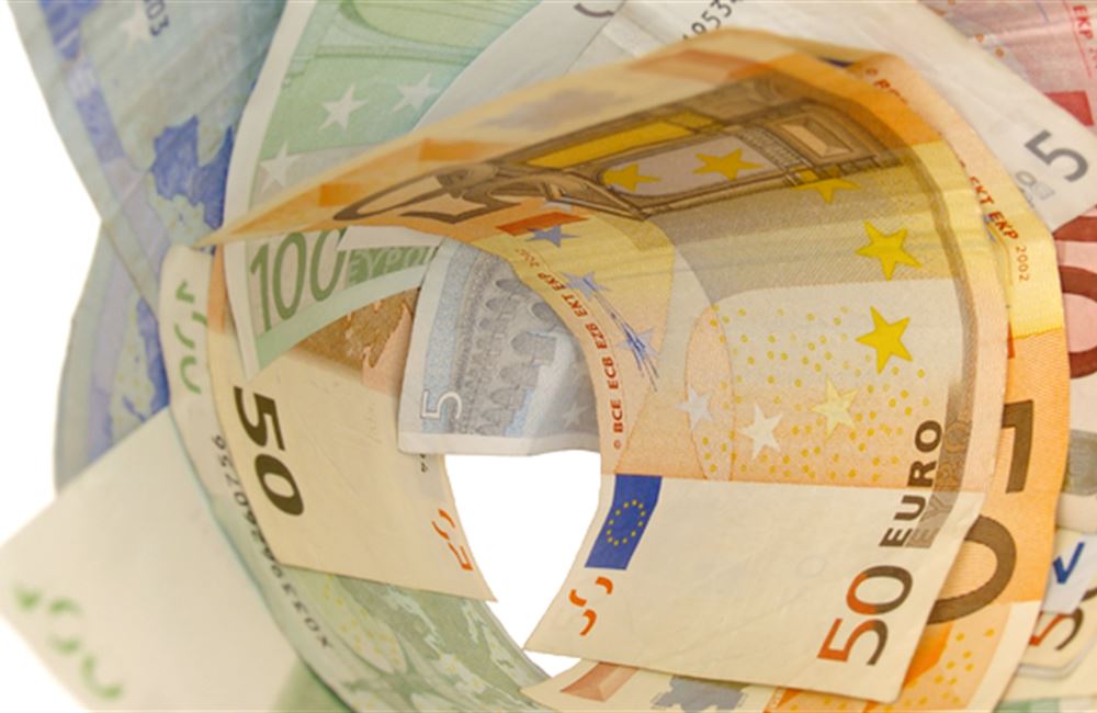 Koruna, euro a investice
