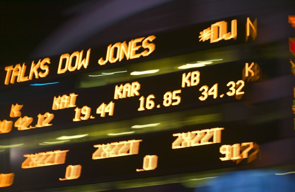 Proč má Dow Jones přes 9000