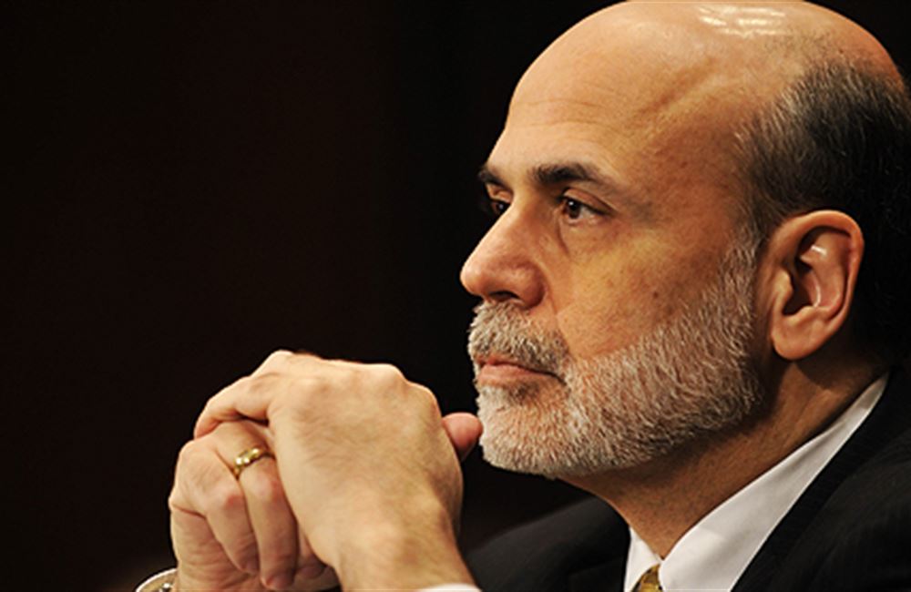 Bernanke chladí optimisty: „Držme je nízko!“