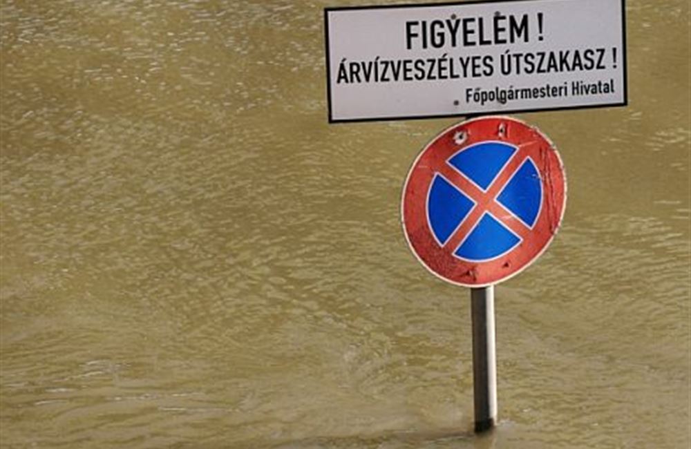 Maďarsko nabírá vodu. Orbánovi došel dech