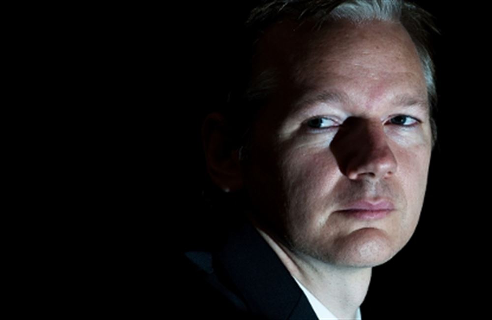 Sejměte Assange!